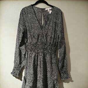 Black & White Ditzy Floral Smocked Waist Ruffled Leg Boho Romper L